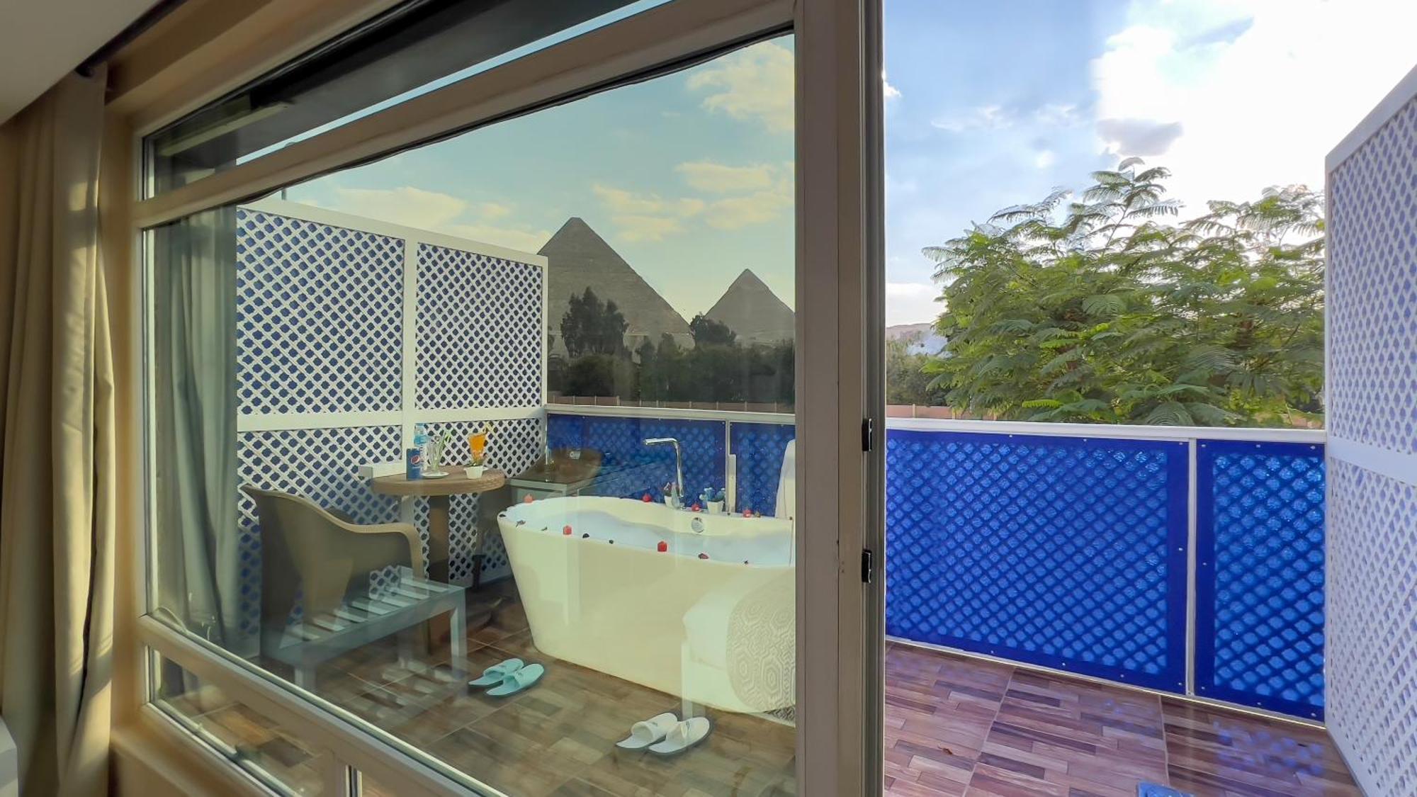 Turquoise Pyramids & Grand Egyptian Museum View Hotel Kafrat al Jabal Exterior photo