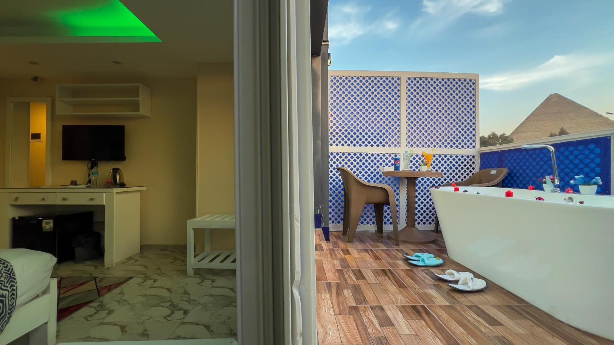 Turquoise Pyramids & Grand Egyptian Museum View Hotel Kafrat al Jabal Exterior photo