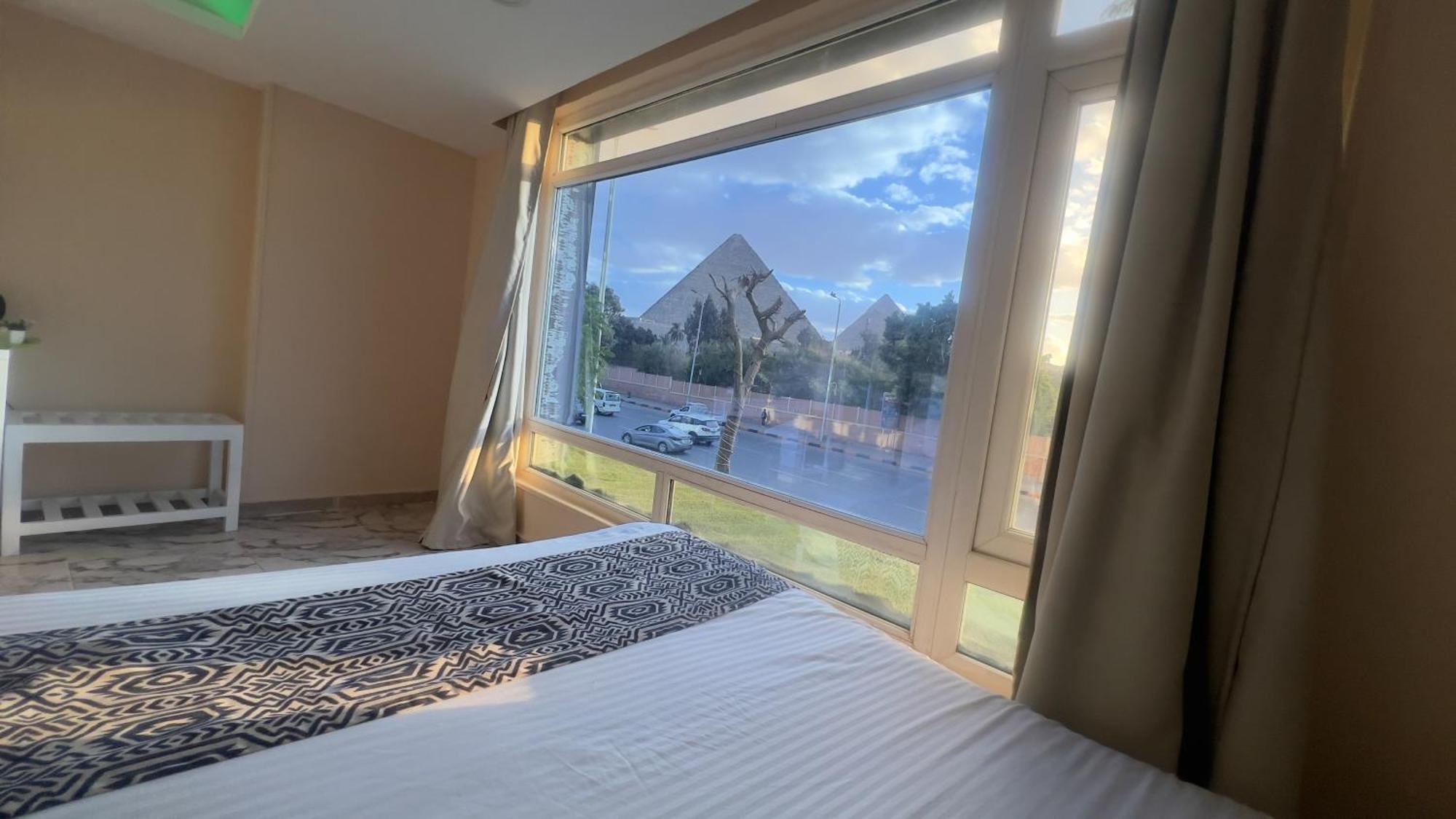 Turquoise Pyramids & Grand Egyptian Museum View Hotel Kafrat al Jabal Exterior photo