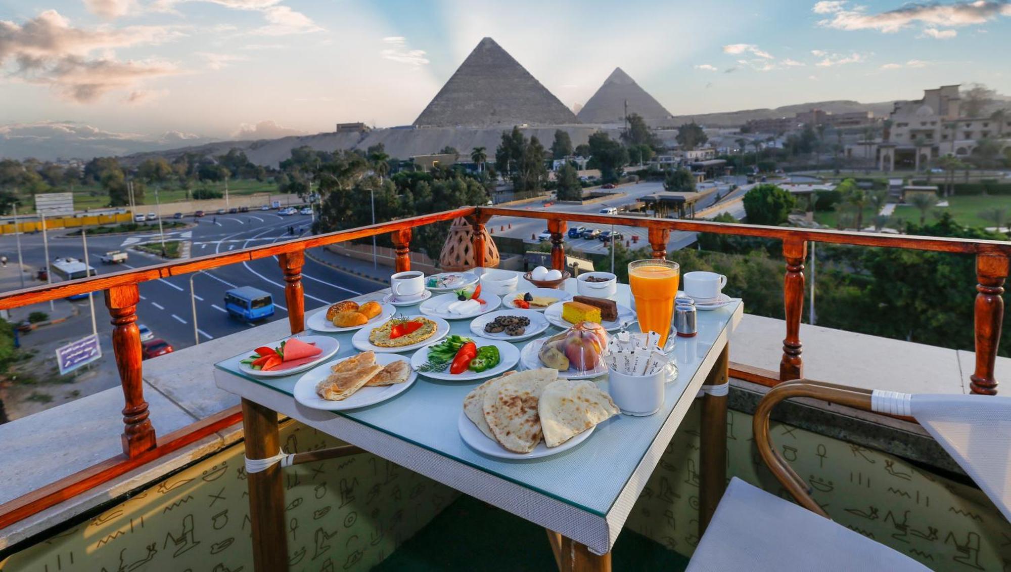 Turquoise Pyramids & Grand Egyptian Museum View Hotel Kafrat al Jabal Exterior photo